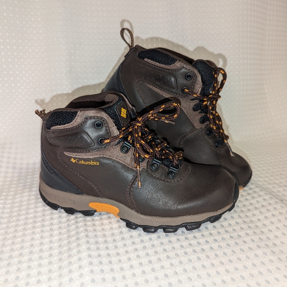 Columbia Newton Ridge Hiking Boots Youth size 3